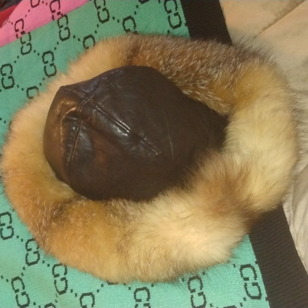 SOLD- Vintage Fur Hat - Picture 2 of 7